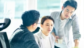 スタートアップや中小企業に伴走して支援